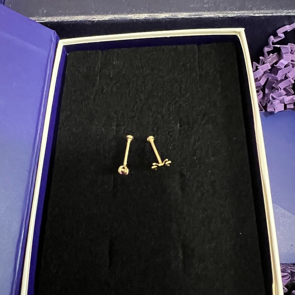 Automic Gold Flatback Stud Earrings (Amethyst, Pisces) - Picture 2 of 6